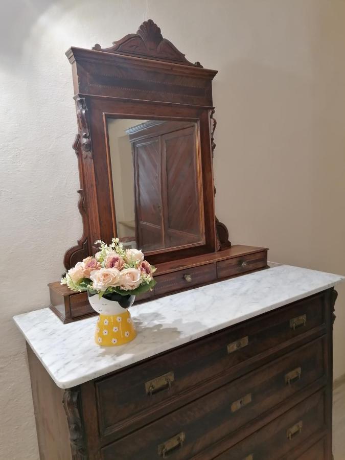 Apartamento Il Nido Dei Priori Volterra Exterior foto